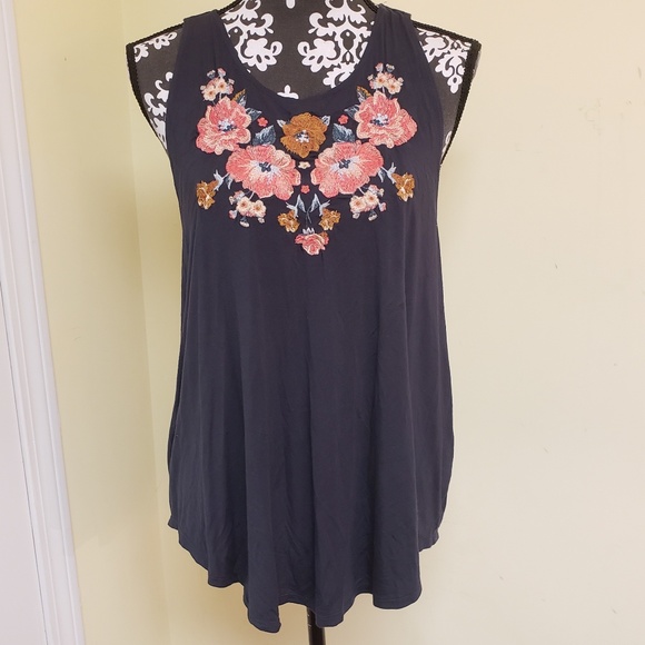 American Eagle Outfitters Tops - 👻American Eagle Soft & Sexy Floral Embroider, XXL